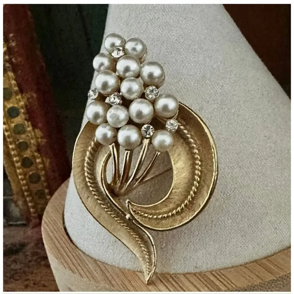 Trifari crown vintage